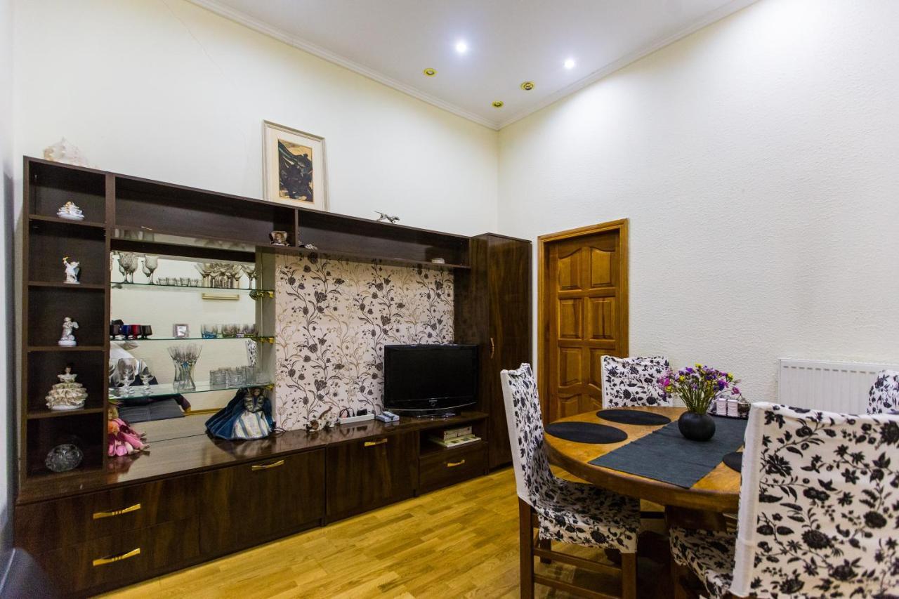 Apartment In The City Centre Lviv Exteriör bild