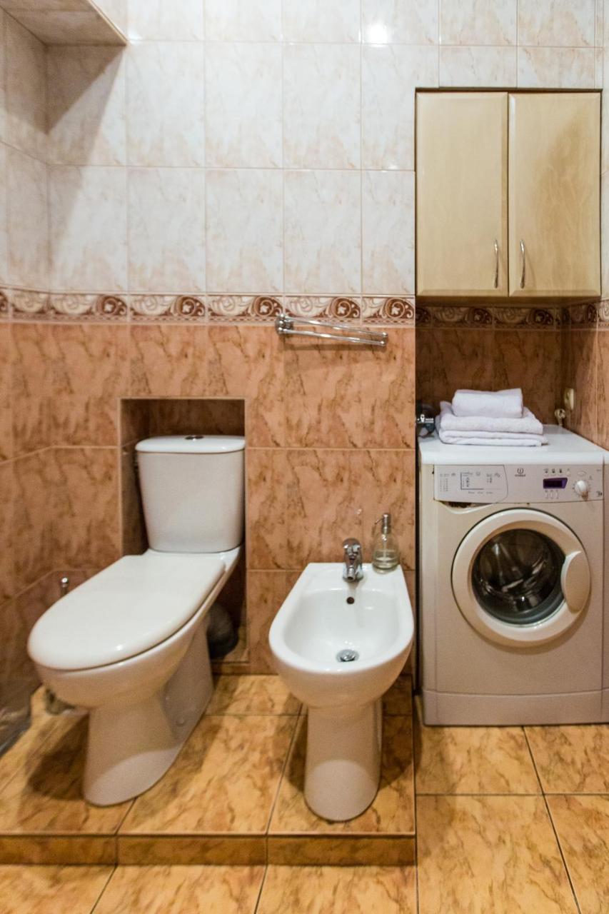Apartment In The City Centre Lviv Exteriör bild