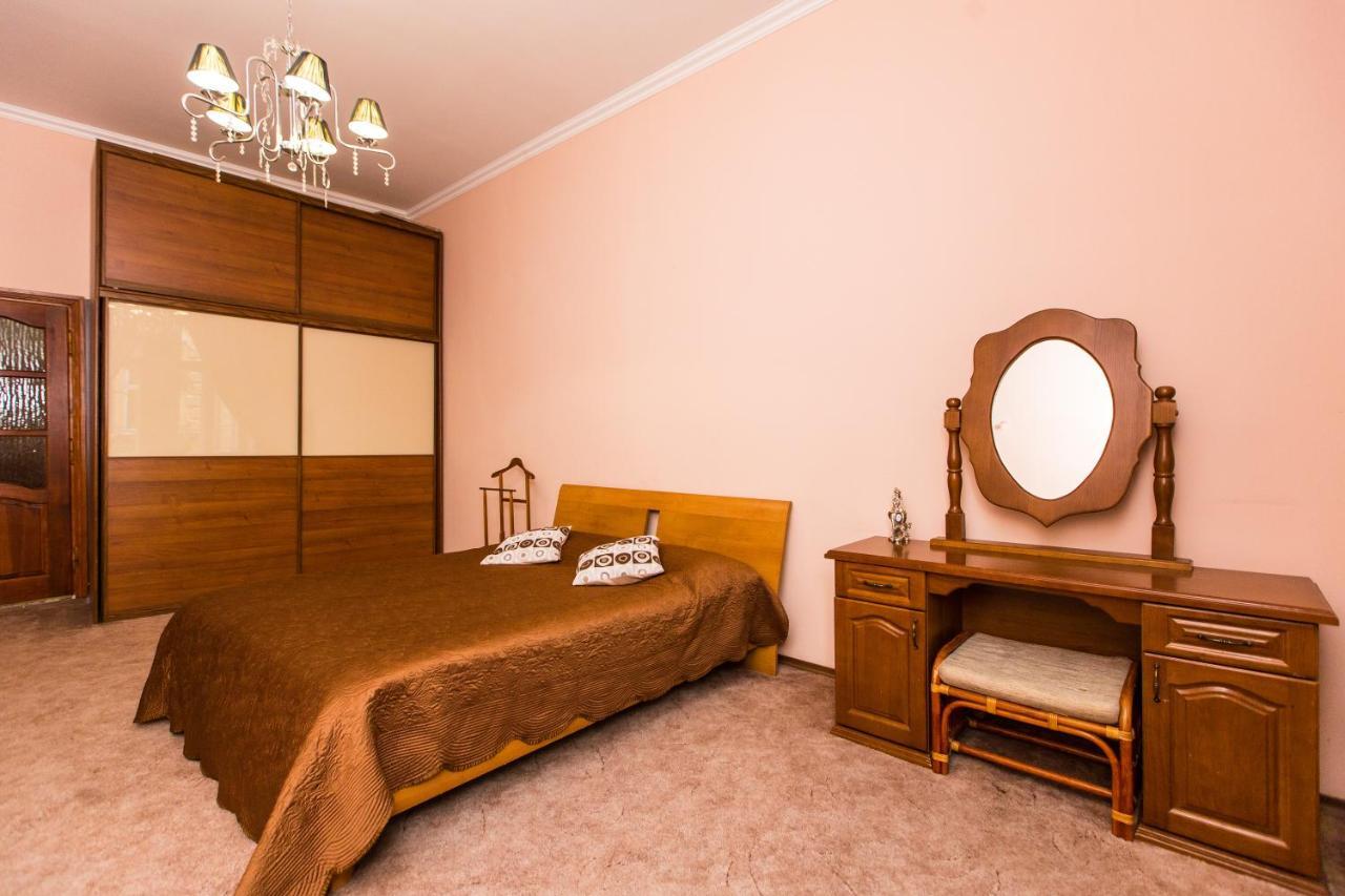 Apartment In The City Centre Lviv Exteriör bild